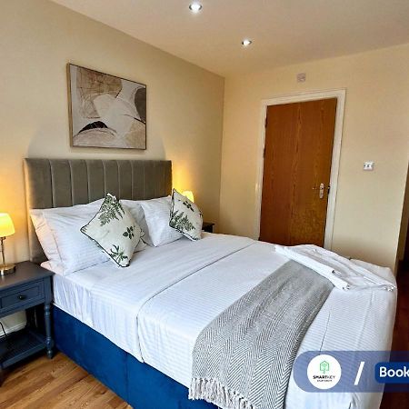 Modern 2 Bed 2 Bath Apartment Free Parking Вотфорд Екстер'єр фото