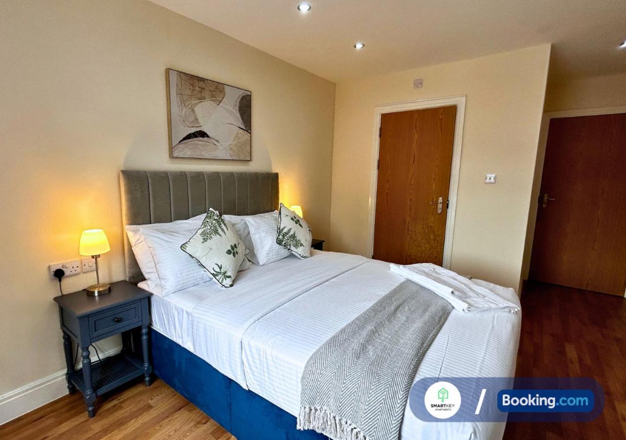 Modern 2 Bed 2 Bath Apartment Free Parking Вотфорд Екстер'єр фото