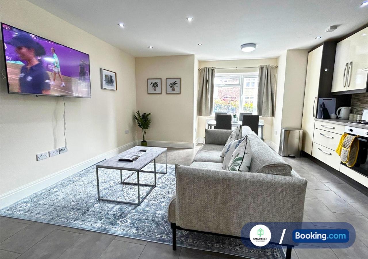 Modern 2 Bed 2 Bath Apartment Free Parking Вотфорд Екстер'єр фото