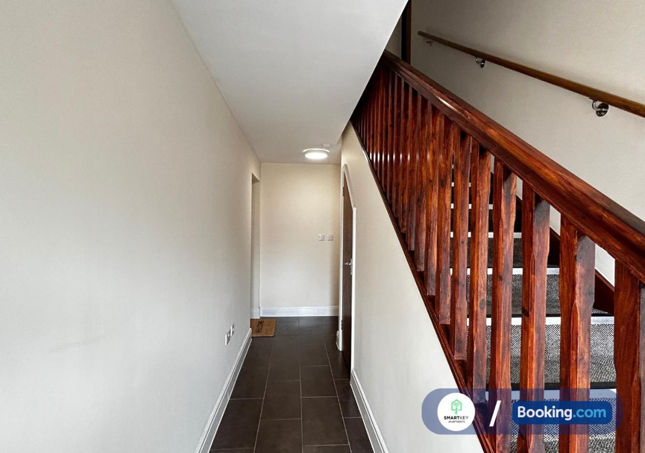 Modern 2 Bed 2 Bath Apartment Free Parking Вотфорд Екстер'єр фото