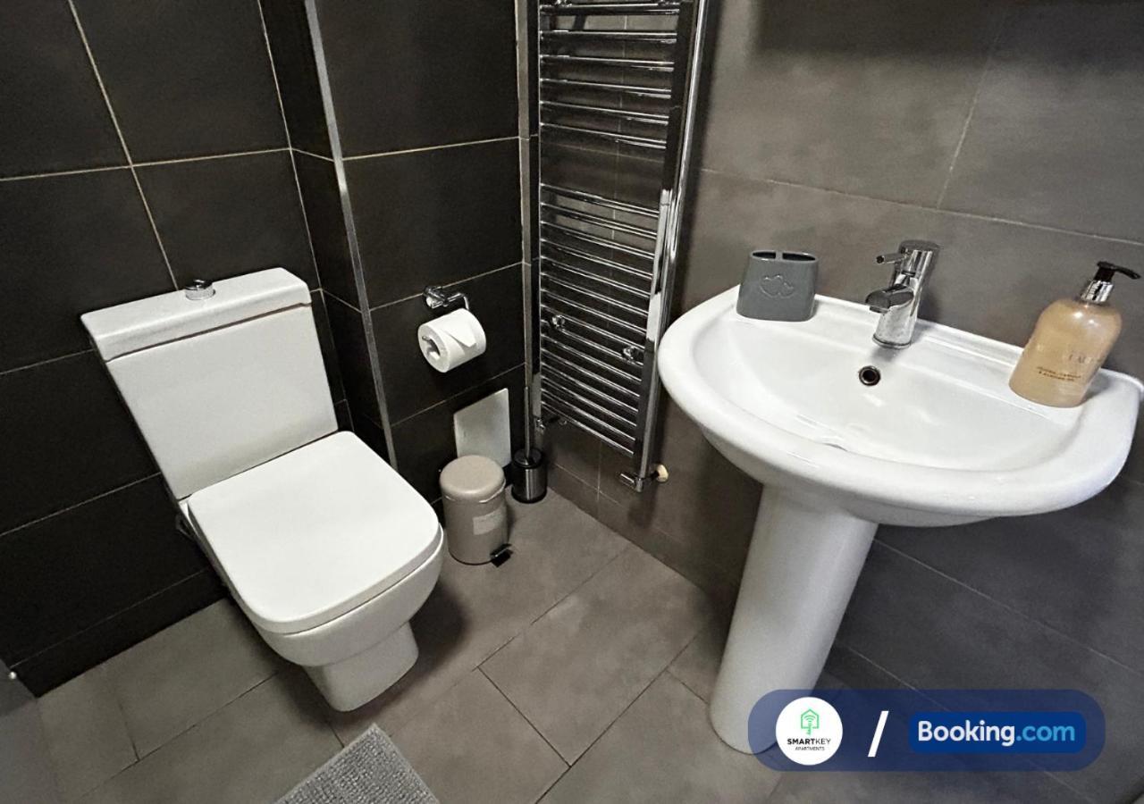 Modern 2 Bed 2 Bath Apartment Free Parking Вотфорд Екстер'єр фото